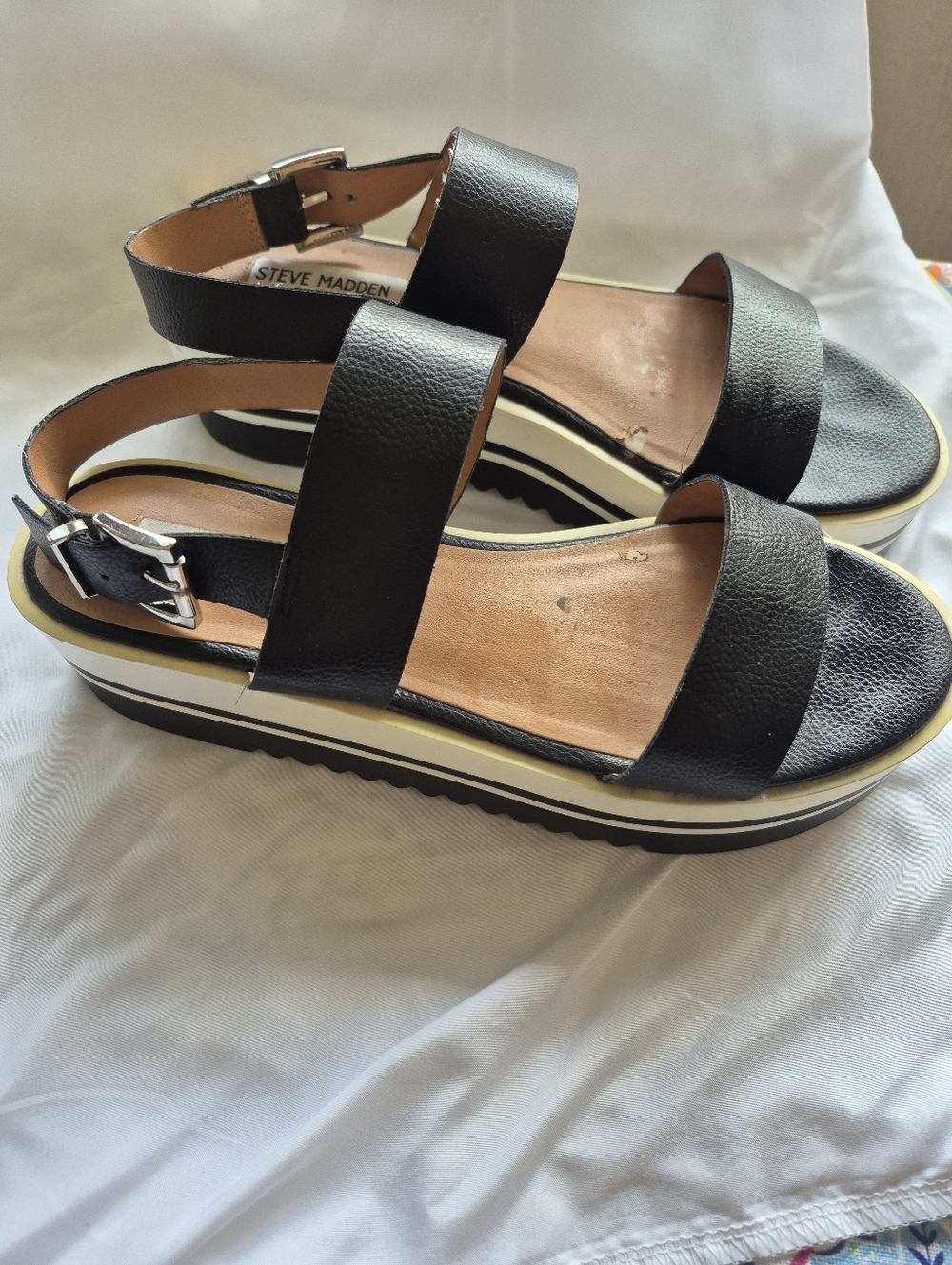Steve Madden Two-Strap Slingback Sandals. Size 9 - Picture 2 of 6
